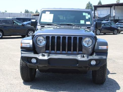 Used 2022 Jeep Wrangler Unlimited Sport AWD/4WD image 2