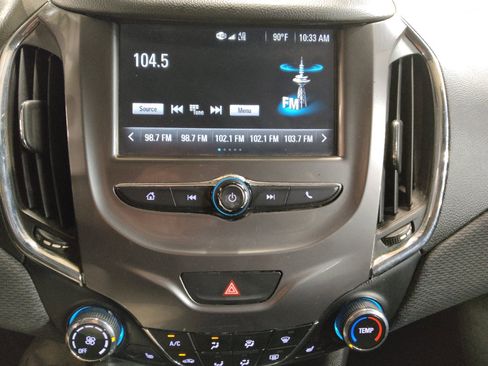 Used 2018 Chevrolet Cruze LT w/ Convenience Package image 25