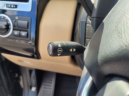 Used 2011 Land Rover Range Rover HSE LUX AWD/4WD image 25
