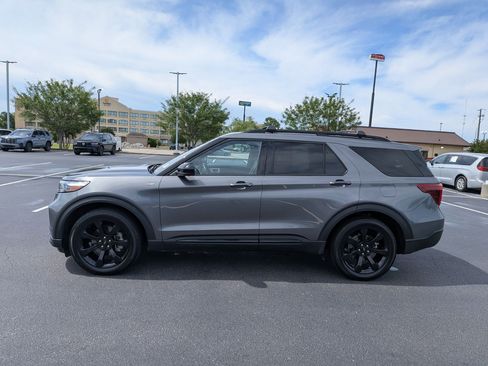 Used 2023 Ford Explorer ST-Line w/ Class IV Trailer Tow Package RWD image 6