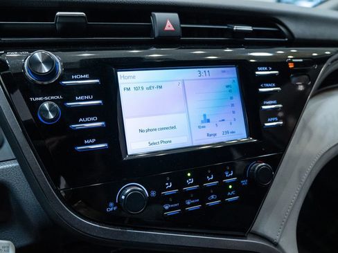 Used 2019 Toyota Camry LE FWD image 23
