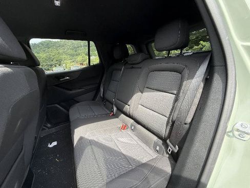 Used 2026 Chevrolet Equinox LT FWD image 5