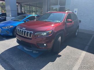 Used 2019 Jeep Cherokee Latitude w/ Popular Appearance Group image 1