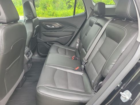 Used 2023 GMC Terrain SLT w/ Infotainment Package II AWD/4WD image 16