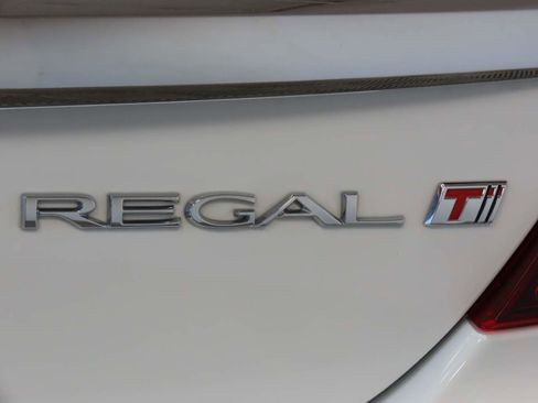 Used 2016 Buick Regal FWD image 16
