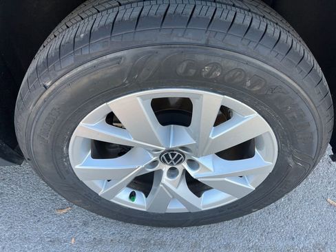 Used 2021 Volkswagen Atlas Cross Sport S w/ Luggage Net & Mats Package image 35