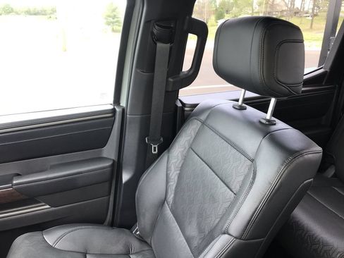 Used 2025 Toyota Tundra Limited AWD/4WD image 25