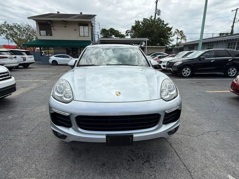 Used 2017 Porsche Cayenne Platinum Edition AWD/4WD image 5