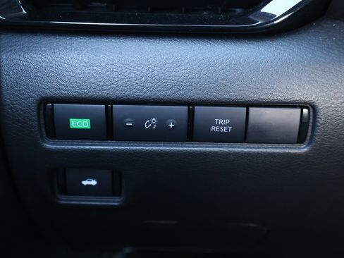 Used 2023 Nissan Sentra SV image 11