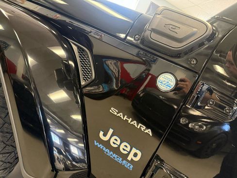 Used 2022 Jeep Wrangler Unlimited Sahara w/ Cold Weather Group image 20