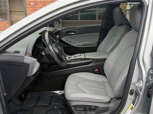 Used 2022 Toyota Avalon XLE w/ Moonroof Package FWD image 31