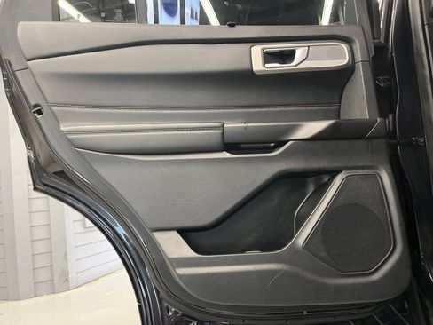 Used 2020 Ford Explorer Limited image 29