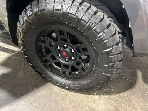 Used 2022 Toyota 4Runner SR5 Premium AWD/4WD image 2