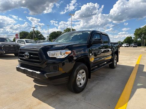 Used 2020 Toyota Tacoma SR AWD/4WD image 3