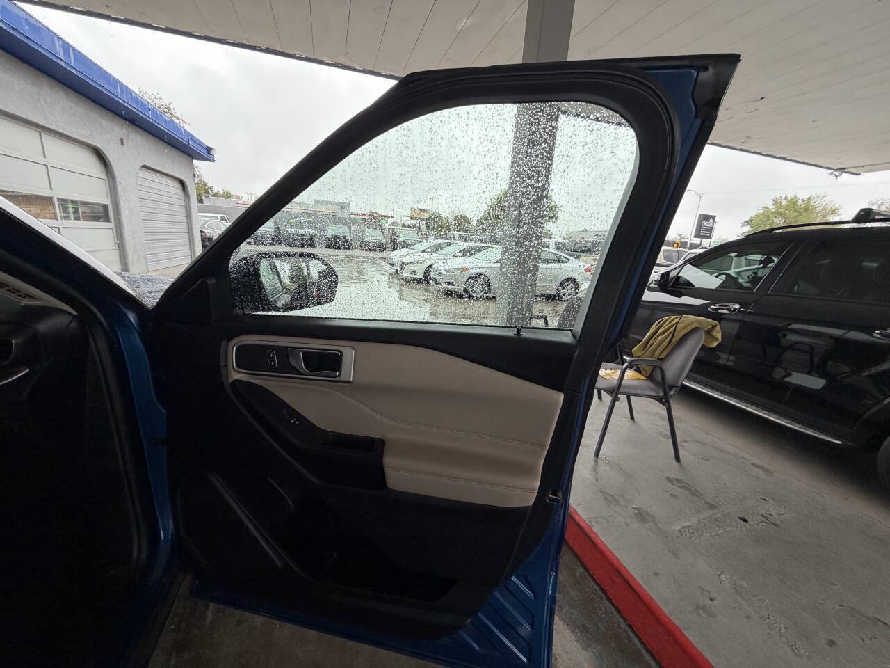Used 2020 Ford Explorer XLT w/ Equipment Group 202A AWD/4WD image 13
