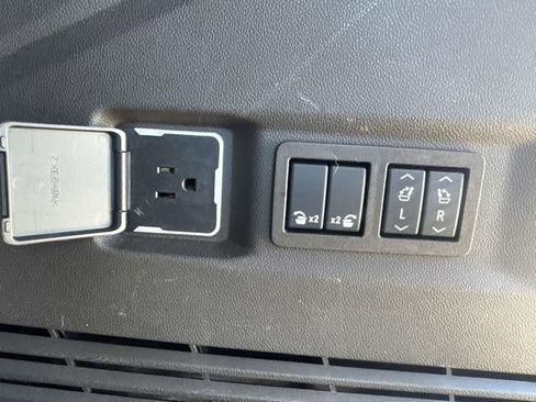 Used 2022 GMC Yukon Denali image 14