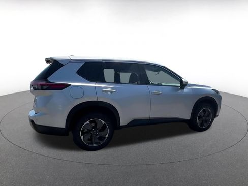 Used 2025 Nissan Rogue SV AWD/4WD image 13