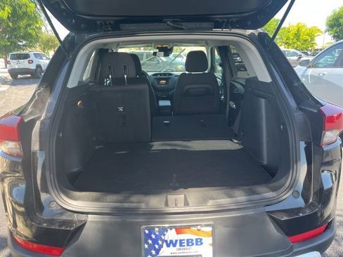Used 2023 Chevrolet TrailBlazer LT FWD image 11