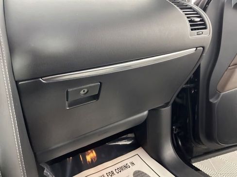 Used 2024 Nissan Armada Platinum w/ Captain's Chairs Package RWD image 37