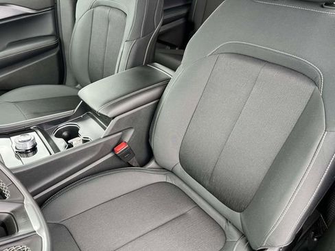 New 2025 Jeep Grand Cherokee L Laredo image 23