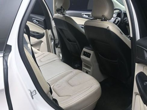 Used 2015 Ford Edge Titanium FWD image 21