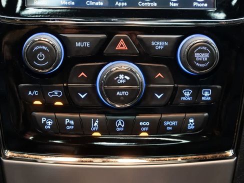 Used 2019 Jeep Grand Cherokee High Altitude AWD/4WD image 13