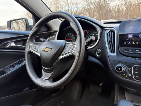 Used 2024 Chevrolet Malibu LT image 34