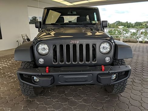 Used 2017 Jeep Wrangler Unlimited Rubicon image 2