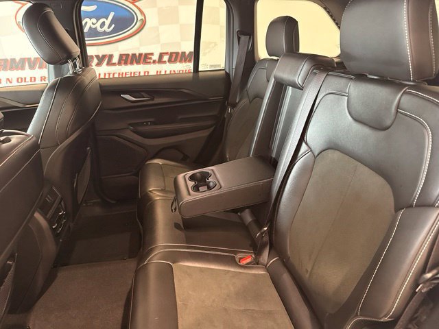 Used 2025 Jeep Grand Cherokee Altitude AWD/4WD image 22