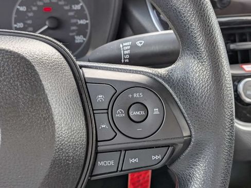 Used 2025 Toyota Corolla LE FWD image 19