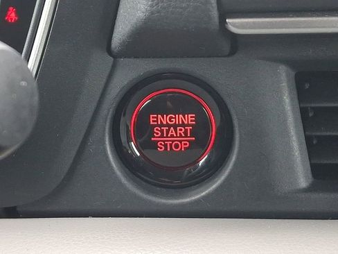 Used 2023 Honda Pilot LX image 25