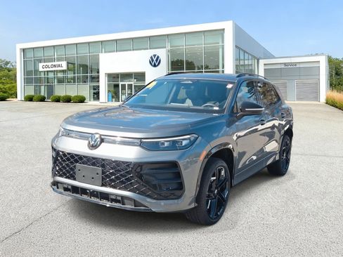 New 2026 Volkswagen Tiguan SE R-Line AWD/4WD image 2