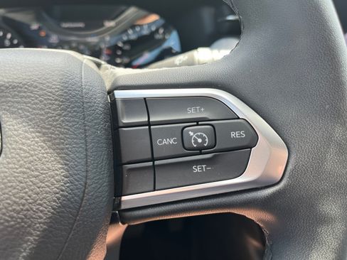 Certified 2023 Jeep Compass Latitude AWD/4WD image 19