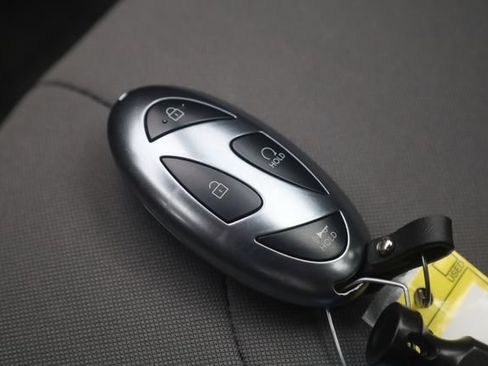 Used 2025 Hyundai Elantra Sport FWD image 22