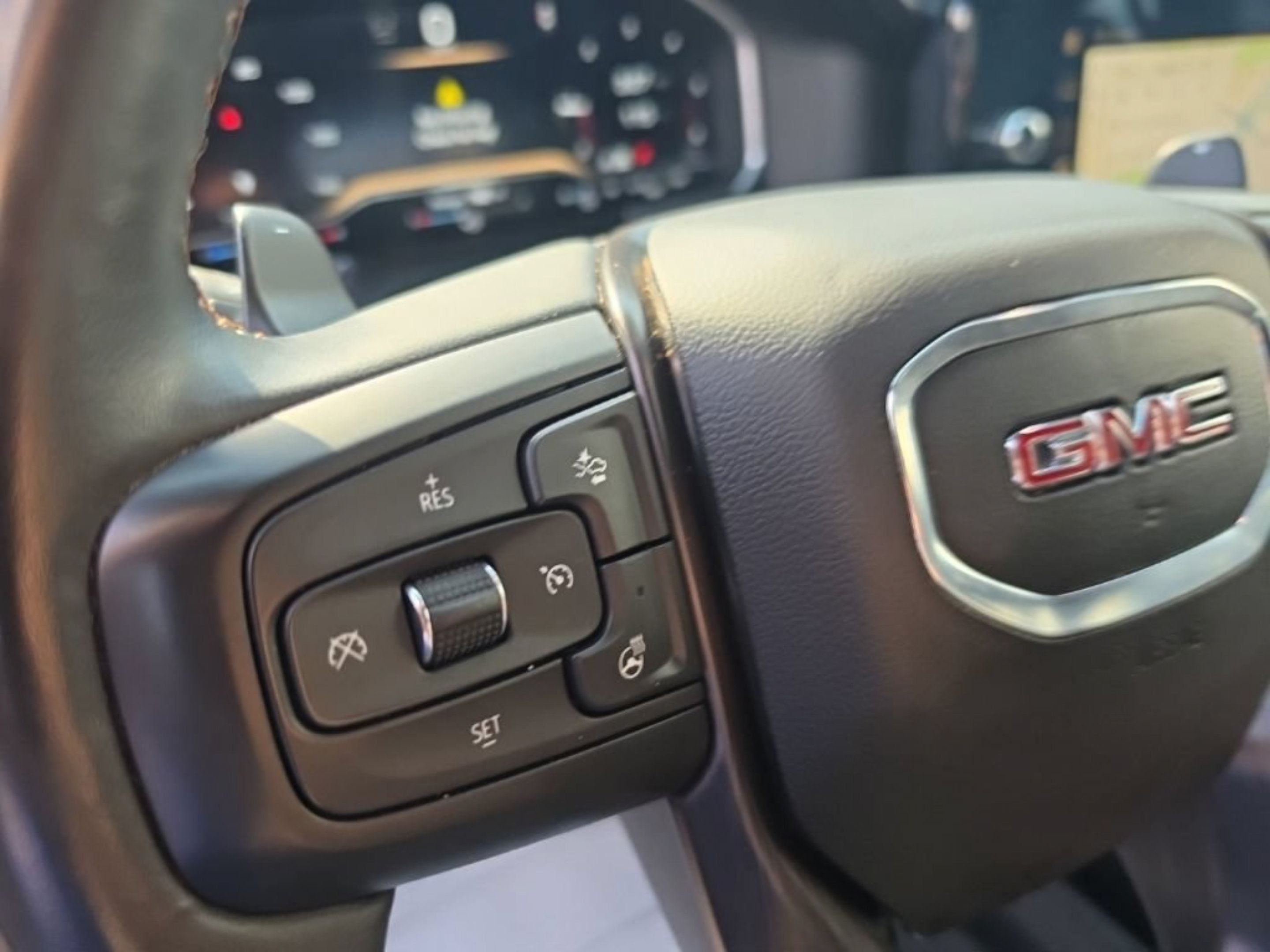 Used 2023 GMC Sierra 1500 AT4 w/ AT4 Premium Package AWD/4WD image 14