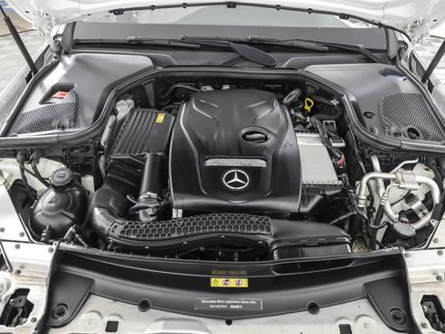 Used 2018 Mercedes-Benz E 300 4MATIC image 48
