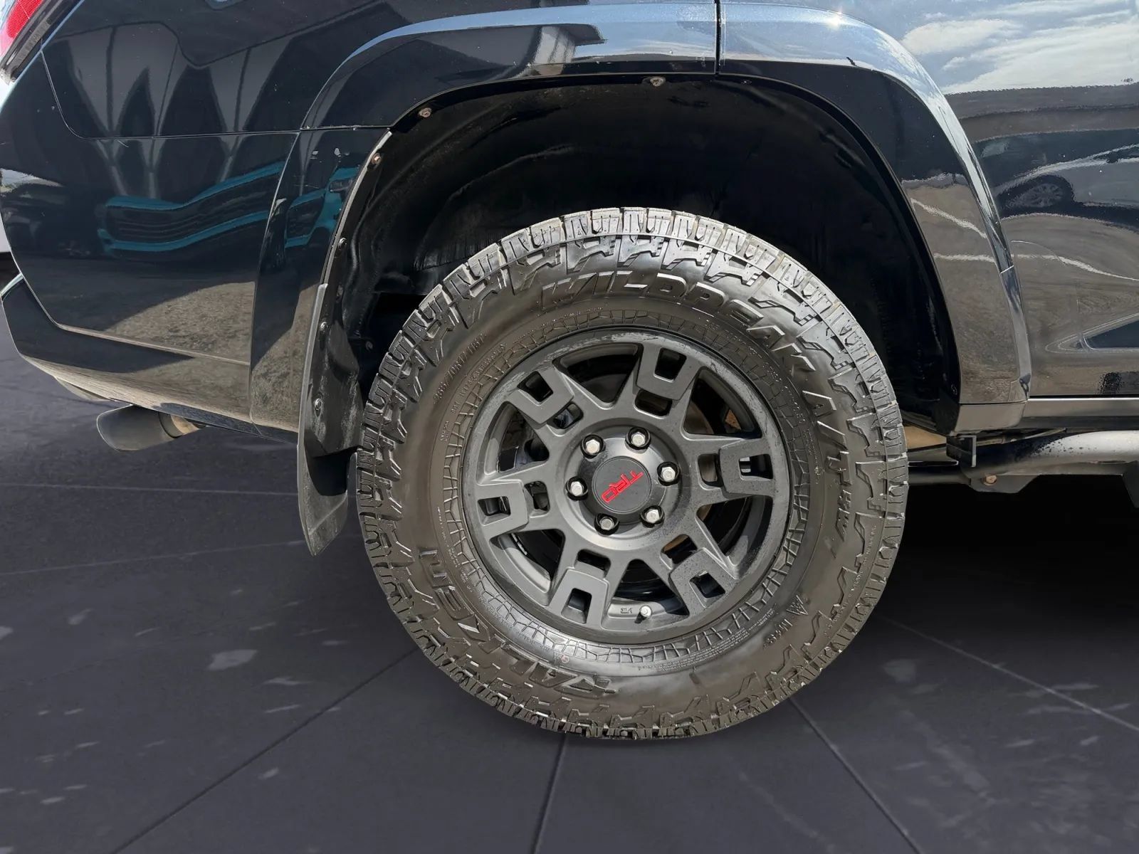 Used 2018 Toyota 4Runner TRD Off-Road Premium AWD/4WD image 27