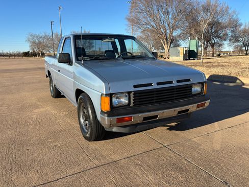 Used 1987 Nissan Pickup 2WD King Cab image 24