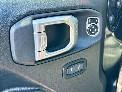 Used 2024 Jeep Wrangler Sport S image 17