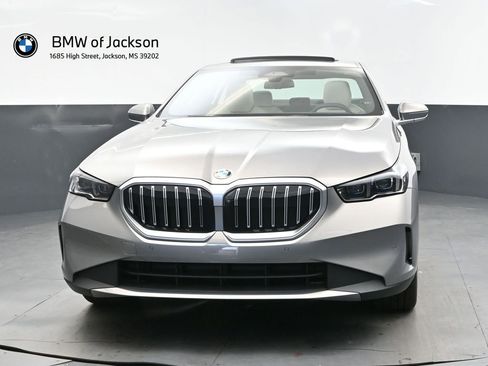 New 2026 BMW 530i xDrive w/ Premium Package AWD/4WD image 10