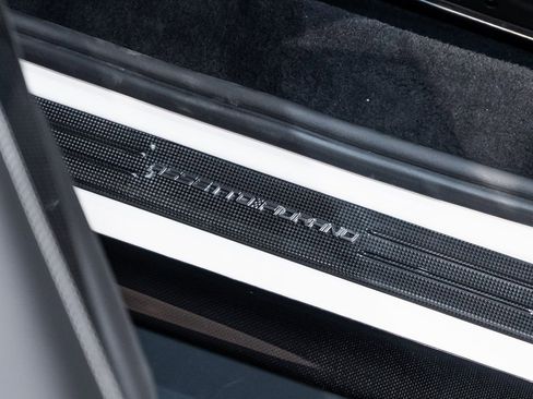 Used 2025 Ferrari SF90 Spider image 24