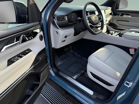 New 2026 Jeep Grand Wagoneer Summit AWD/4WD image 18