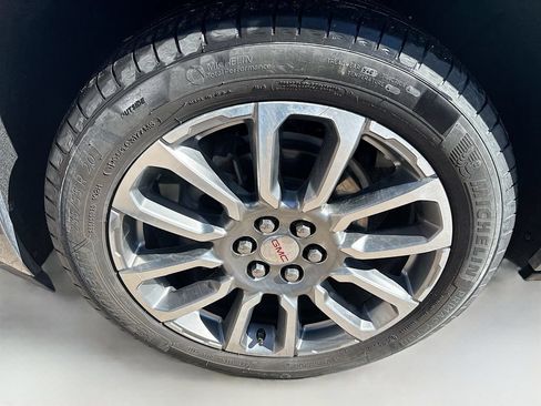 Used 2023 GMC Acadia Denali w/ Denali Ultimate Package AWD/4WD image 34