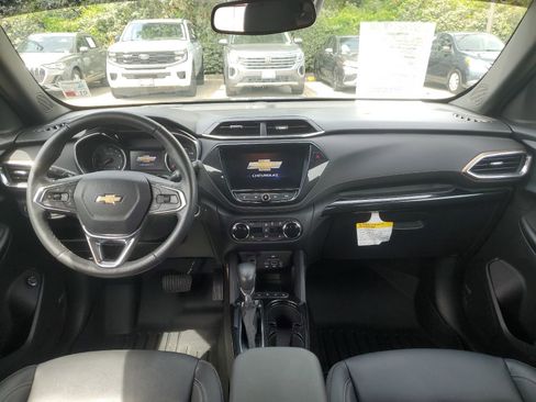 Used 2022 Chevrolet TrailBlazer ACTIV w/ Sun and Liftgate Package FWD image 9