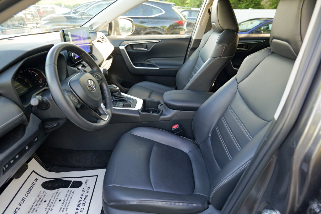 Used 2023 Toyota RAV4 XLE Premium AWD/4WD image 22