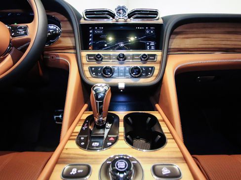 New 2025 Bentley Bentayga image 26