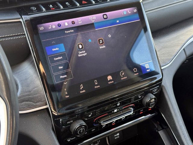 Used 2023 Jeep Grand Cherokee L Limited AWD/4WD image 25