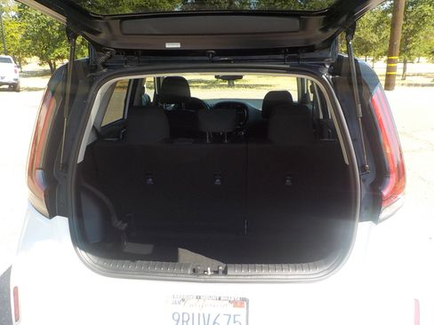 Used 2025 Kia Soul S image 9