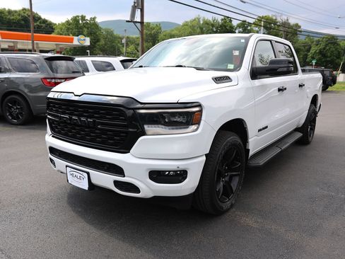 Used 2023 RAM 1500 Big Horn AWD/4WD image 3