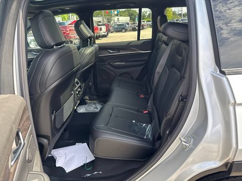 New 2026 Jeep Grand Cherokee Limited AWD/4WD image 22